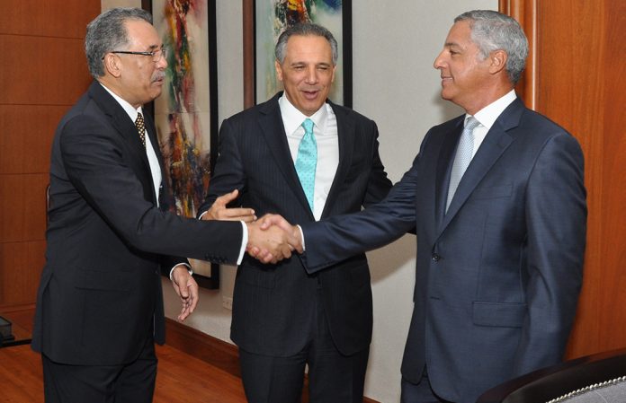 El exadministrador del Banreservas, Simón Lizardo, el exministro Administrativo, Josè Ramòn Peralta, y el exministro de Hacienda, Donald Guerrero.
